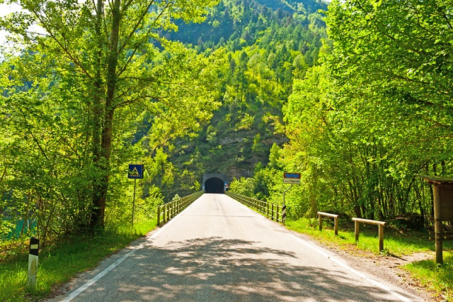 Tunnel